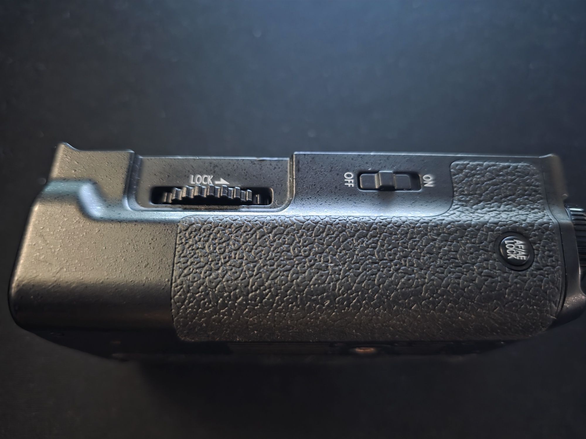 Vând Grip Panasonic Lumix G80