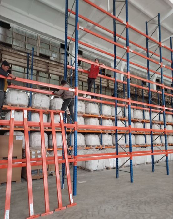 Rafturi metalice in stoc mai multe detali sunati