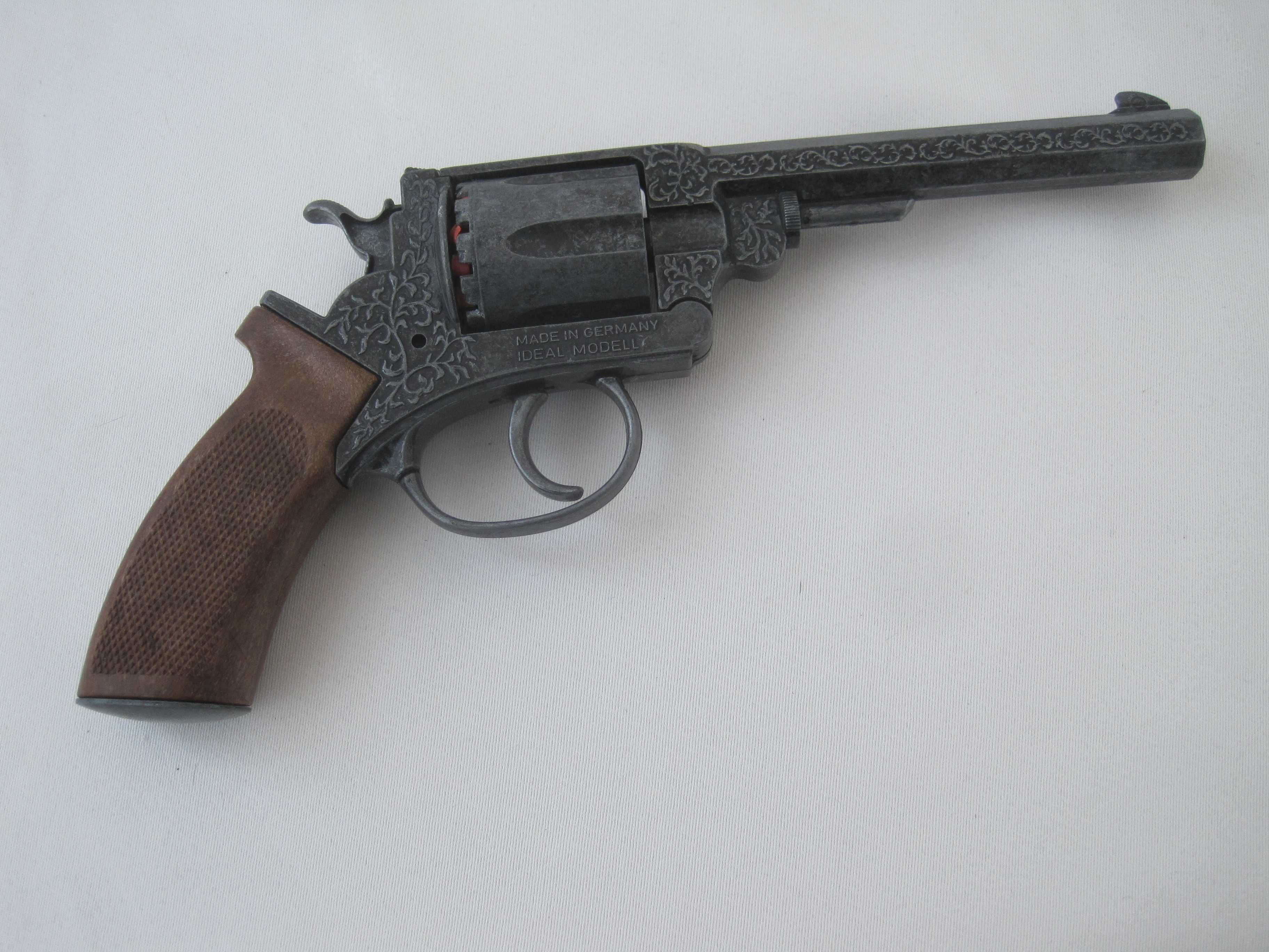 Robert Adams Ideal modell-капсен револвер