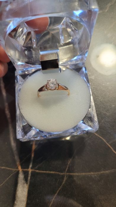 Кольцо золотое комбинированное белое желтое золото