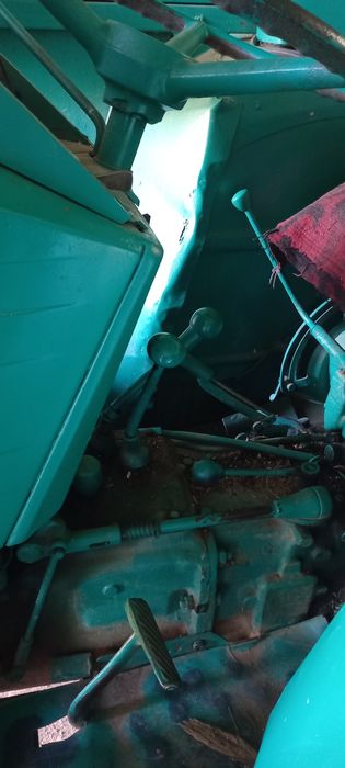 Tractor UTB 445 cu cabina