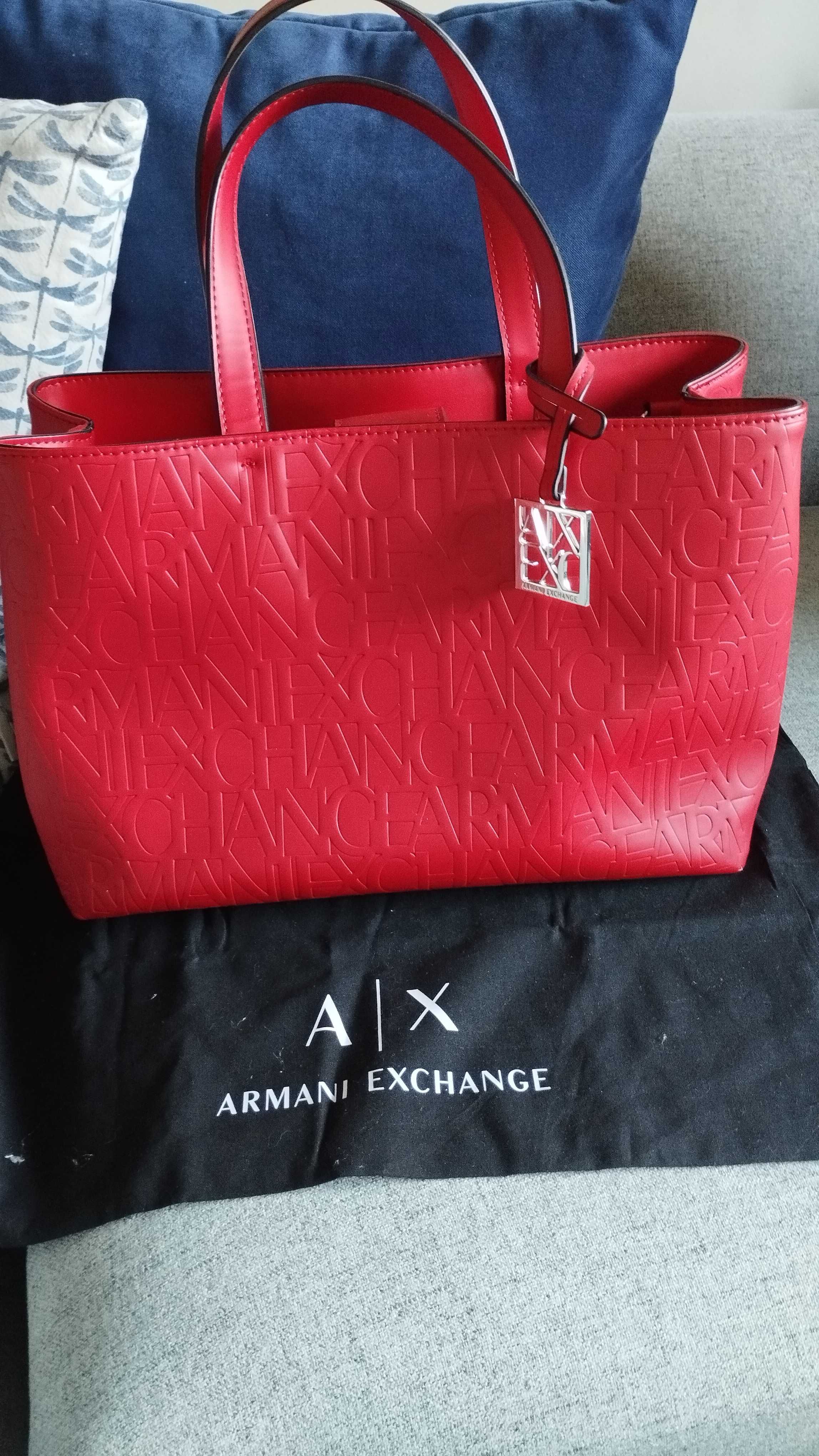 Чанти Guess, Armani exchange, Victoria's secret