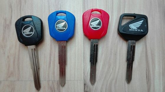 Продавам заготовка за ключ и чип за Honda (Хонда) CBR,CB и др. с HISS