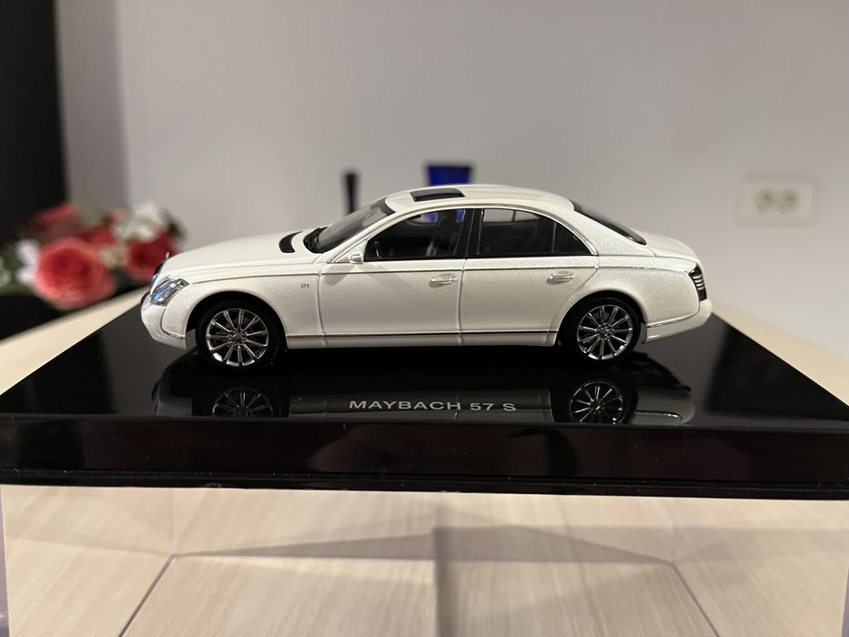Macheta AUTOart 1/43 Maybach 57S