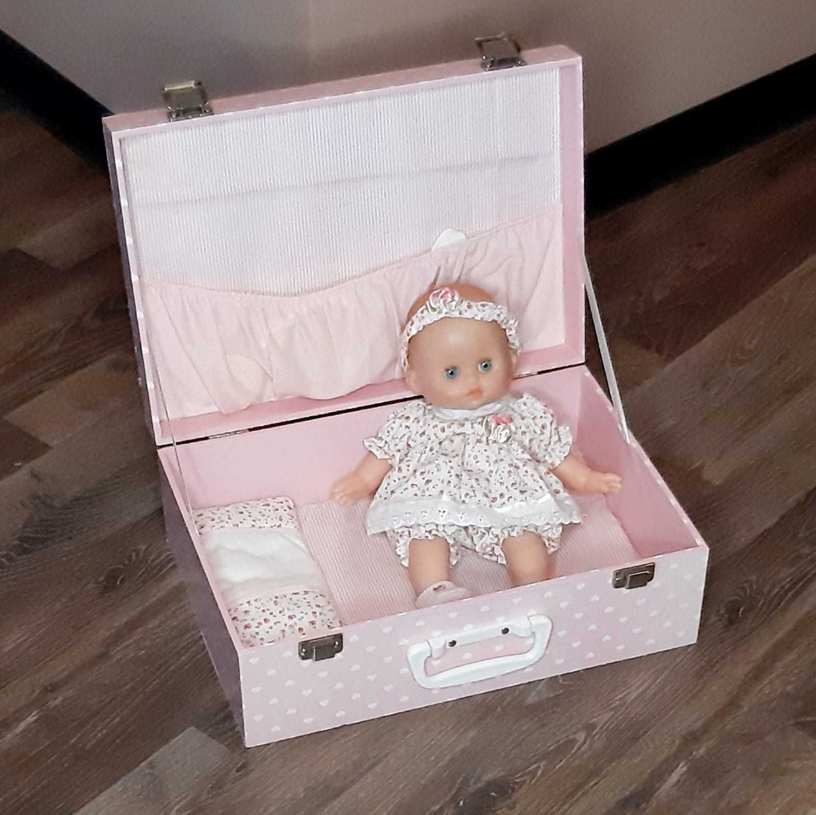 Продавам оригинална кукла Petit Calin на френската фирма Petitcollin