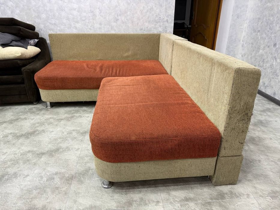 Диван угловой, б/у