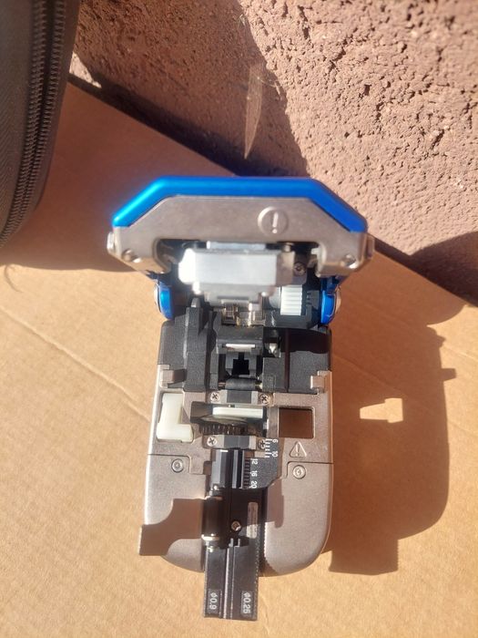 Ghilotina Sumitomo FC-8R , cleaver fibra optica