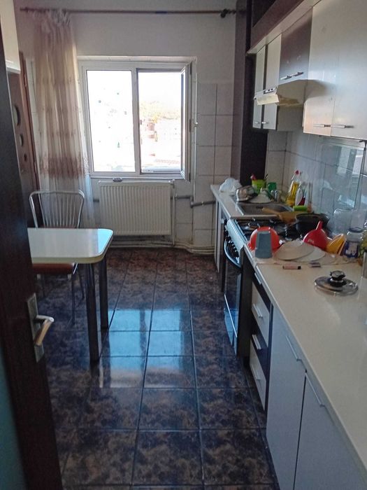 inchiriere camera in apartament cu 4 camere