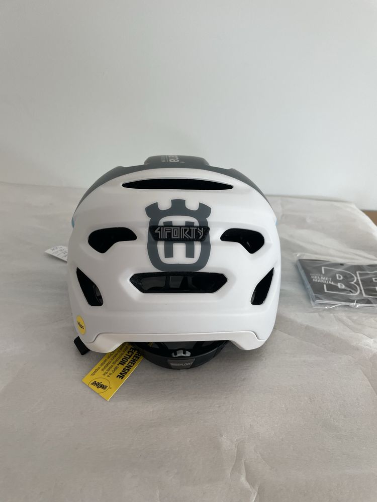 Вело Каска Bell Husqvarna 4 Forty