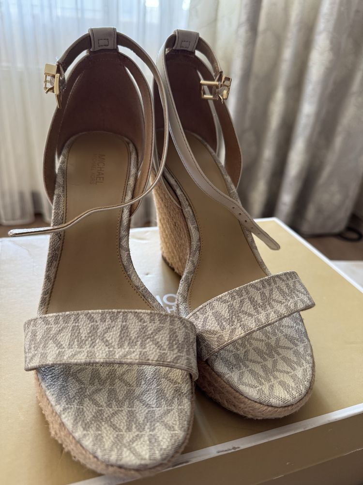 Сандали Michael Kors