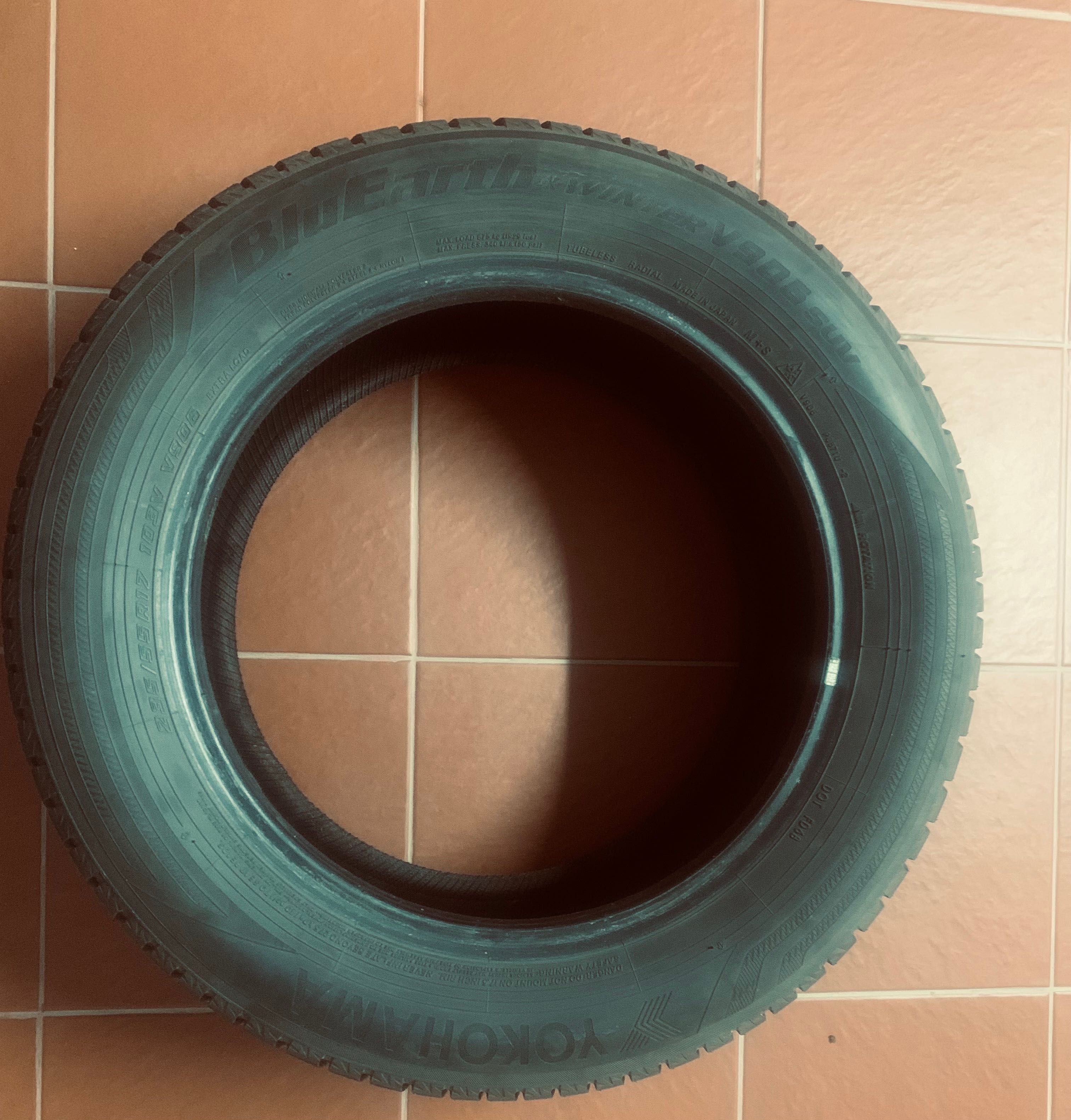 Зимни гуми 235/55/R17 103 Yokohama BluEarth  -комплект 4 бр