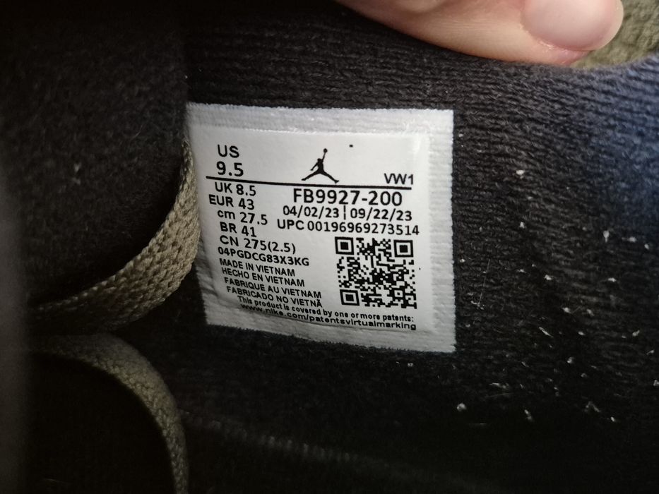 Air Jordan 4 Retro Craft "Medium Olive"