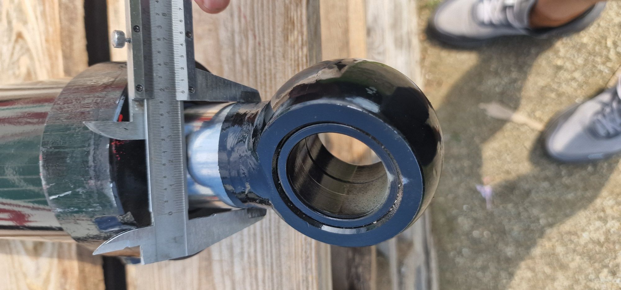 Cilindru hidraulic lungime 710 mm 71 cm inchis tija 50 mm grosime diam
