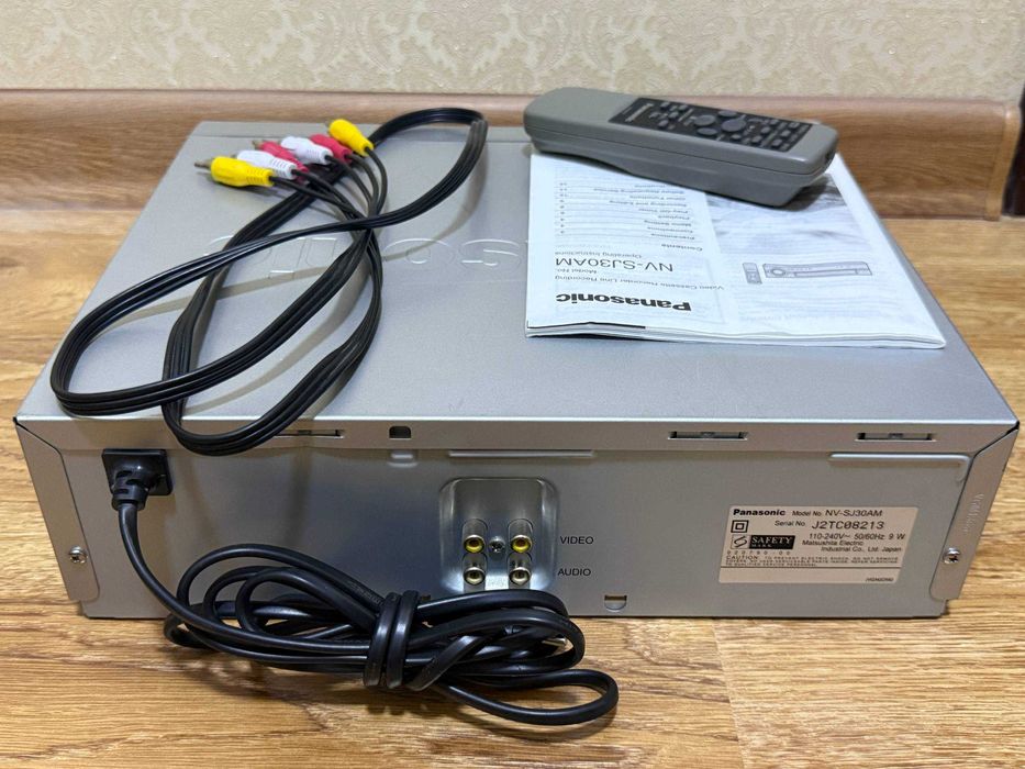 Видеомагнитофон Panasonic NV-SJ30