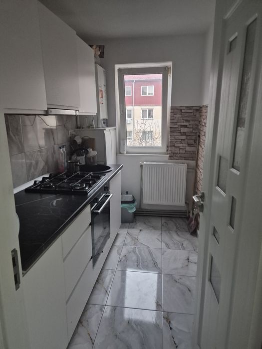 Vând apartament 3 camere