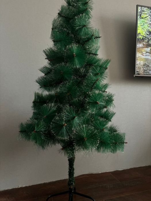 Продам искусственную ёлку