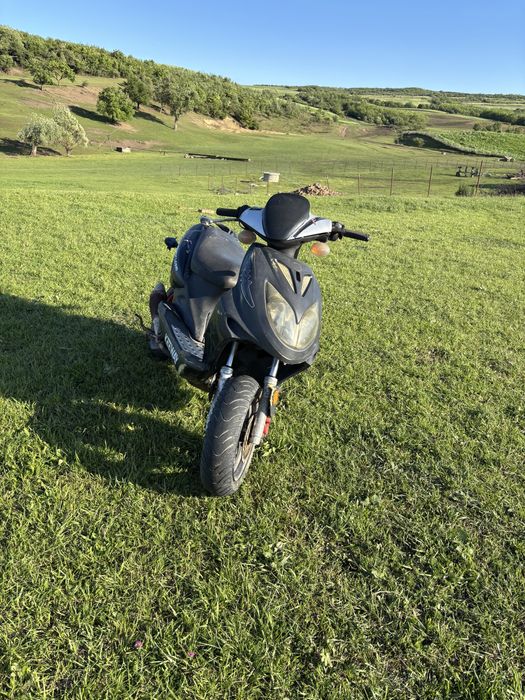 Vand scuter 50cc pret fixxxxx