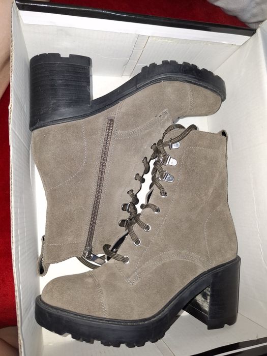 Booturi piele întoarsă