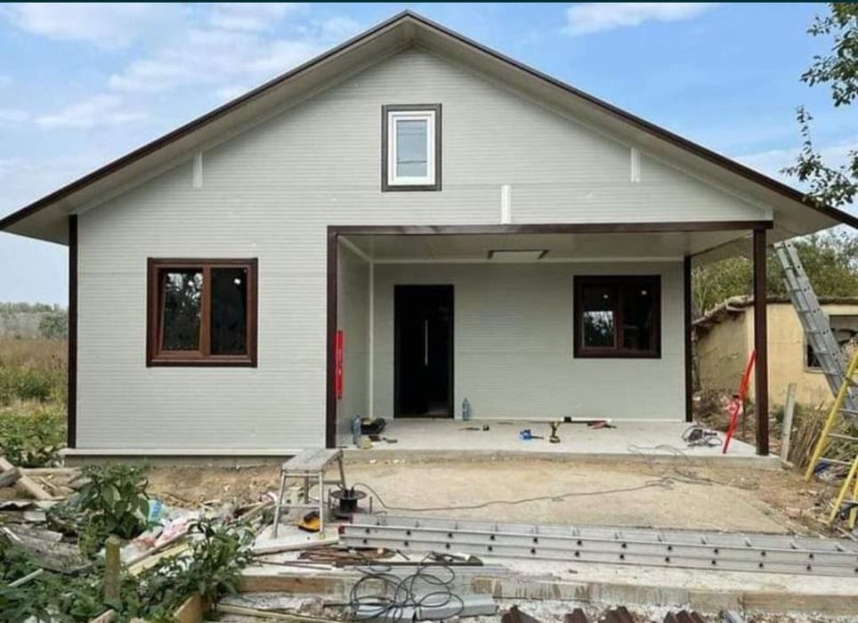 Vând casă de locuințe din panouri Sandwich