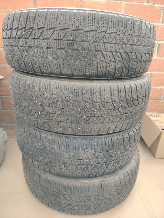 Продам комплект зимней резины (липучка) в хорошем состоянии