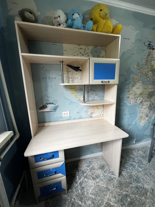 Продам детскую парту