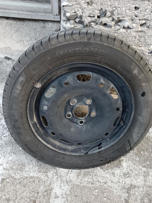 Чисто Нови  гуми 185/60/R14 от VW polo 2007,но стават и за Audi and Sk