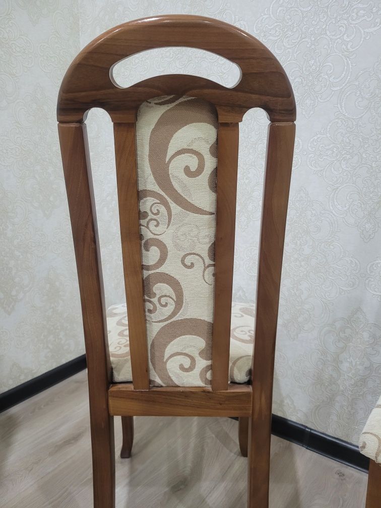 Продам стол и стулья