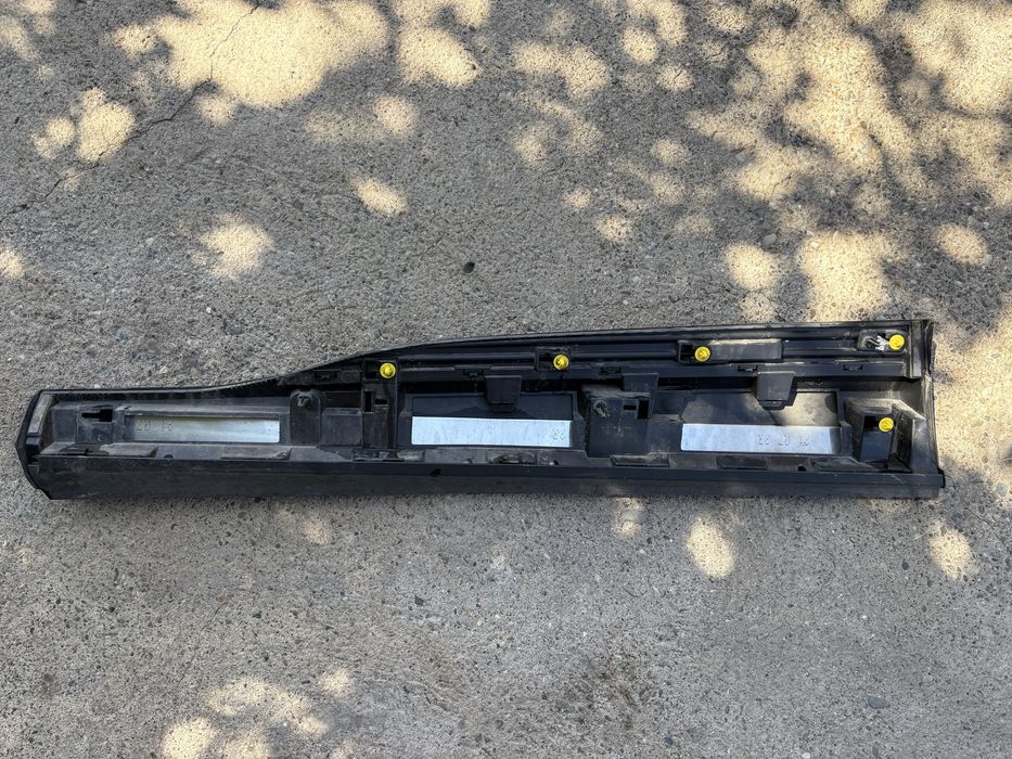 Дясна лайсна за врата Ауди Е - трон / Audi E - tron 2019 - 2021