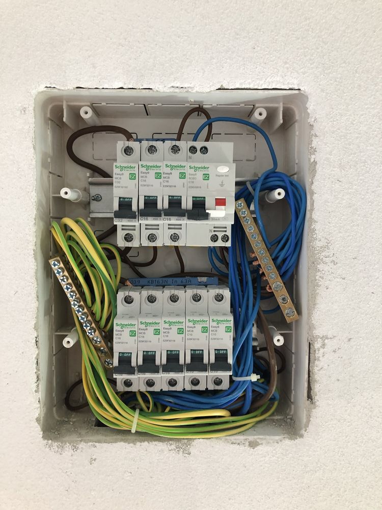 Electrician autorizat Non-Stop, intervenții