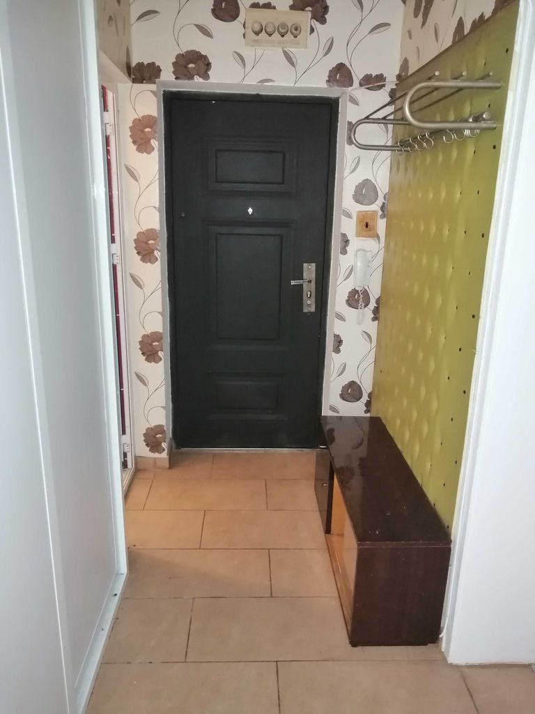 Дава се под наем Тристаен апартамент в Димитровград - 86 кв.м за 204 € - Снимка #13