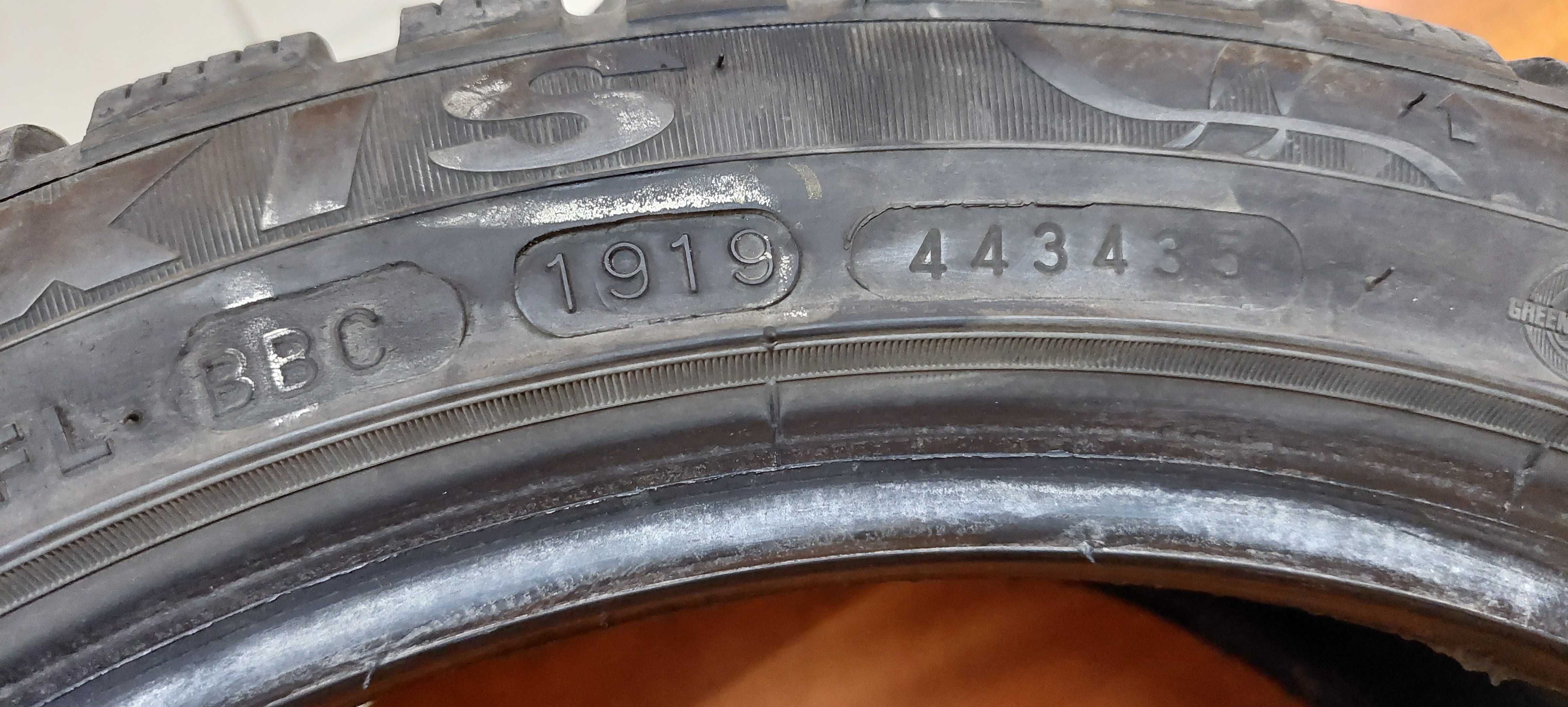 Продавам комплект 5 бр. зимни гуми MAXXIS 195/45/16, 84V