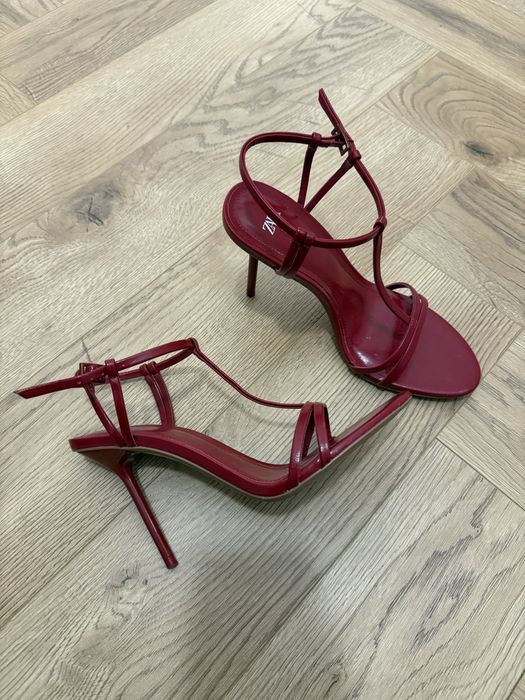 Sandale cu toc Zara burgundiu