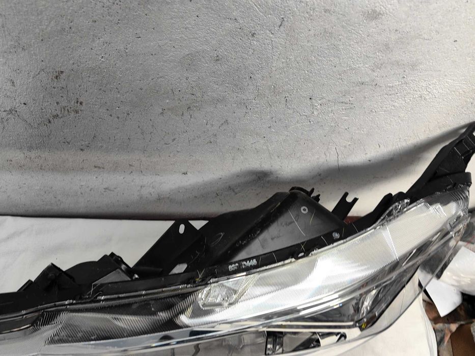 Оригинален фар Mitsubishi Space Star