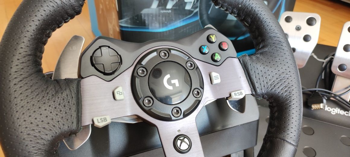 Volan gaming Logitech G920 Driving Dual Force feedback se vinde defect
