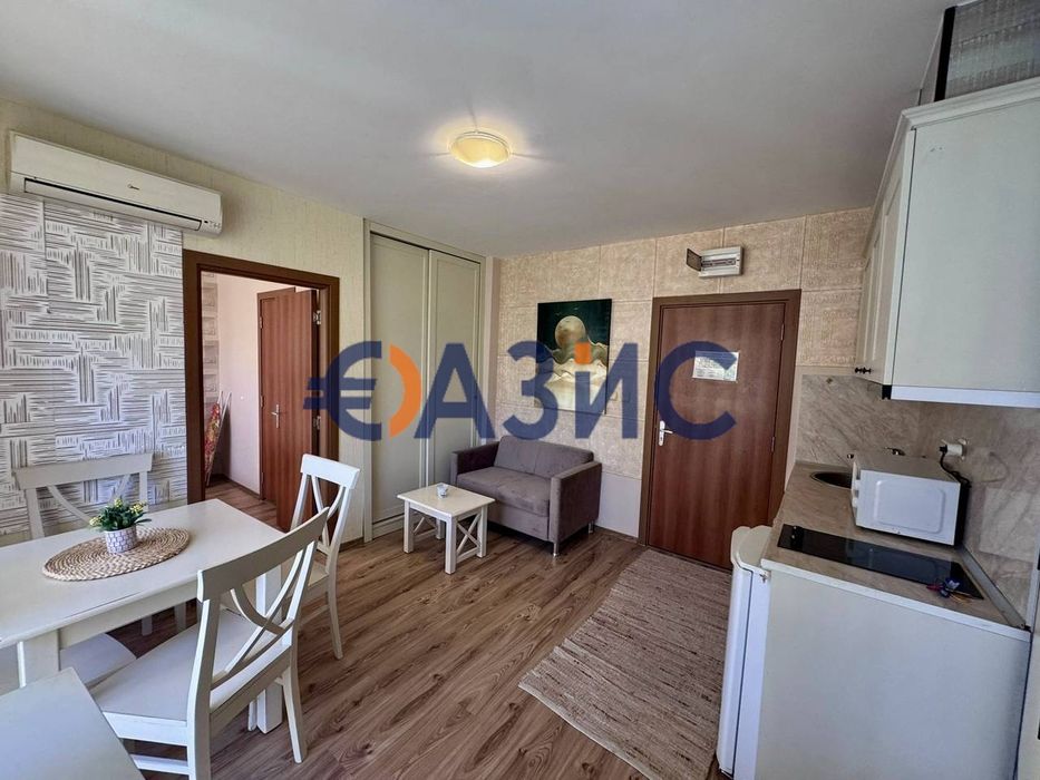 Двустаен апартамент в комплекс Dawn Park, 65 кв.м., Слънчев бряг, €92