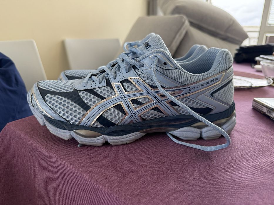 Нови маратонки Asics