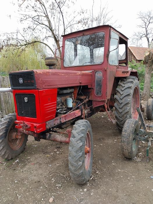 Vand tractor u 650 an stare de functionare