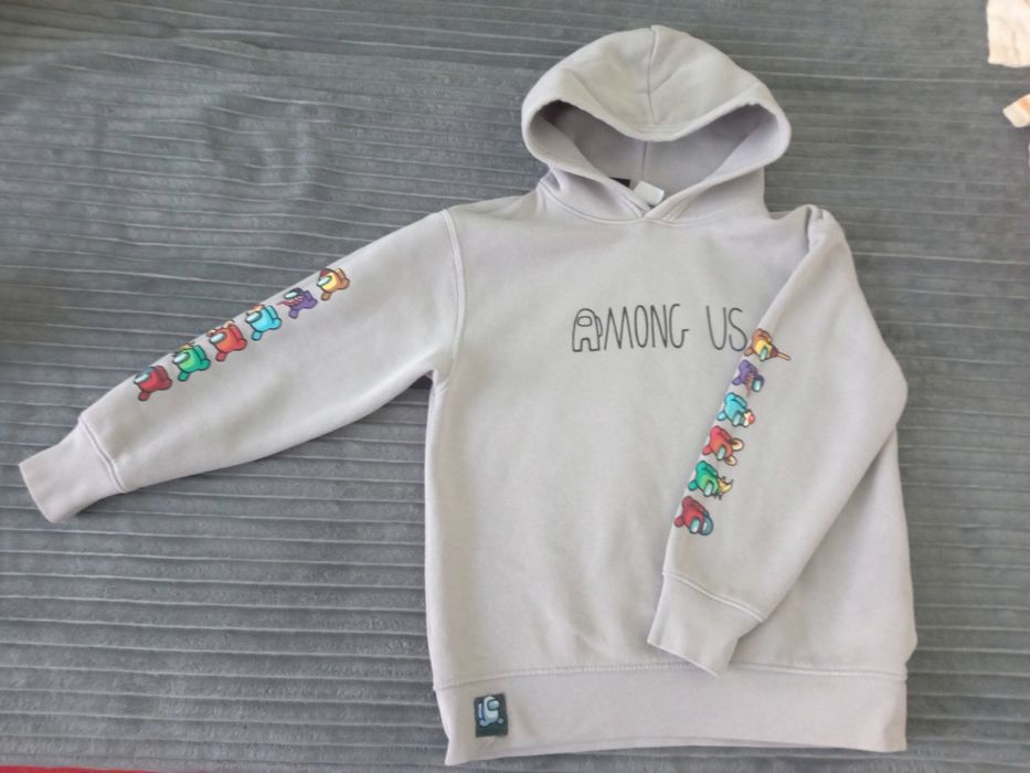 Vând hanorac Among Us 9 ani 134 cm