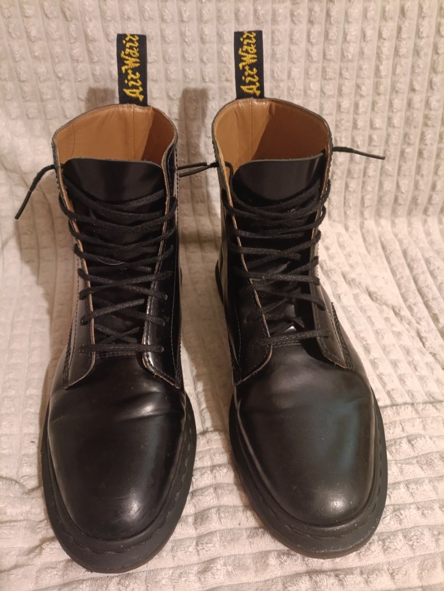 N.42 Кубинки Dr. Martens като чисто нови