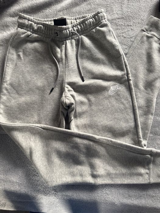 Nike сиво долнище S размер