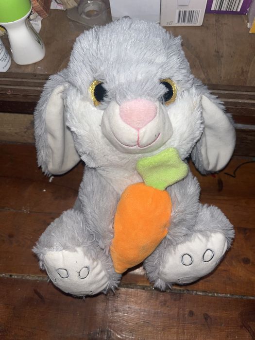 Прюшена играчка заек