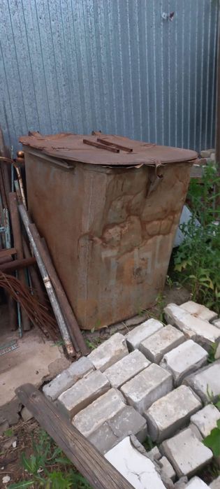 Продам мусорный контейнер сталь