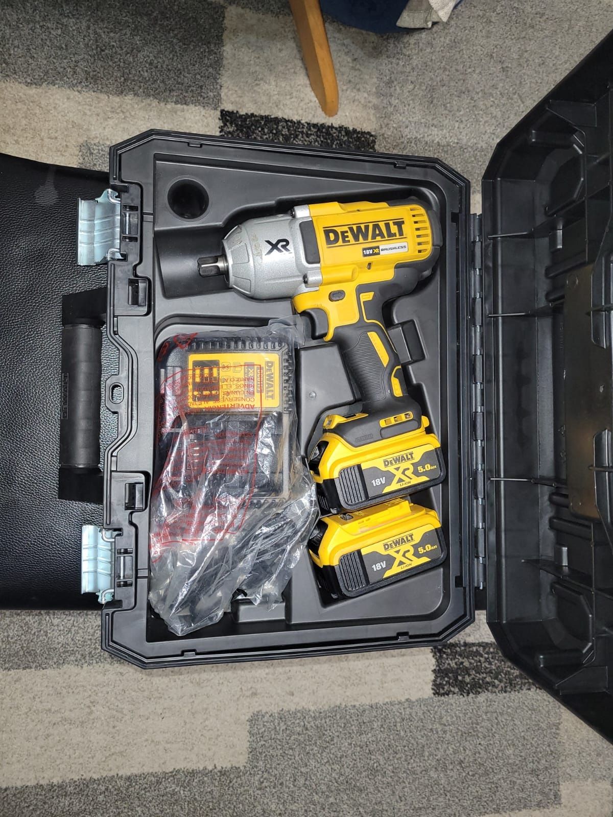 Гайковерт DeWALT DCF899P2 + шуруповерт DeWALT DCD708N