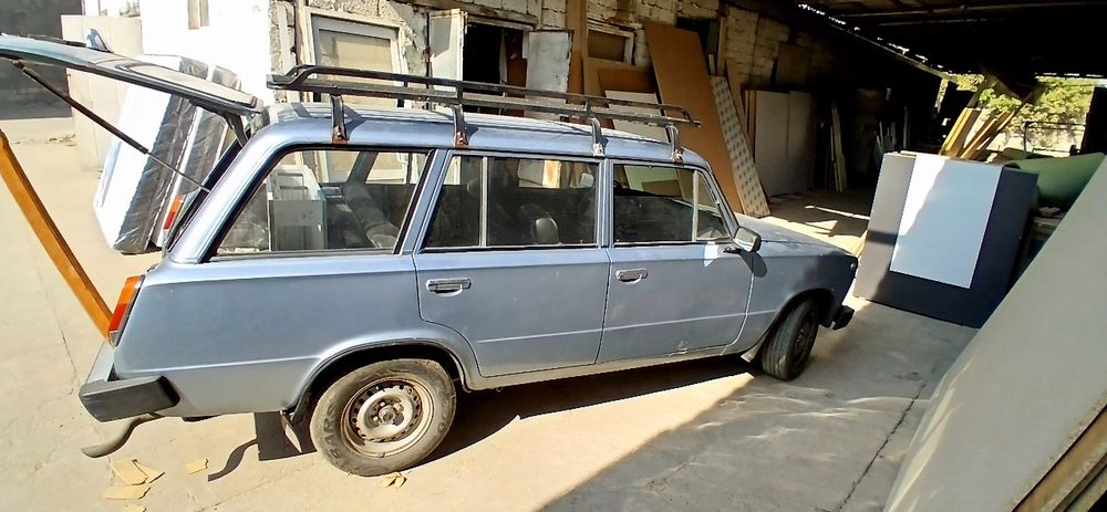 Vaz 2102 Sotiladi..