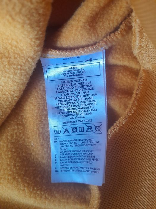 Adidas Суичър L размер.