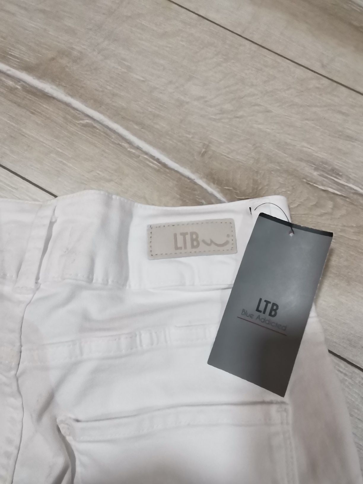 Къси панталони LTB