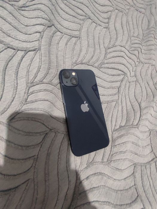 Продам iphone 13.