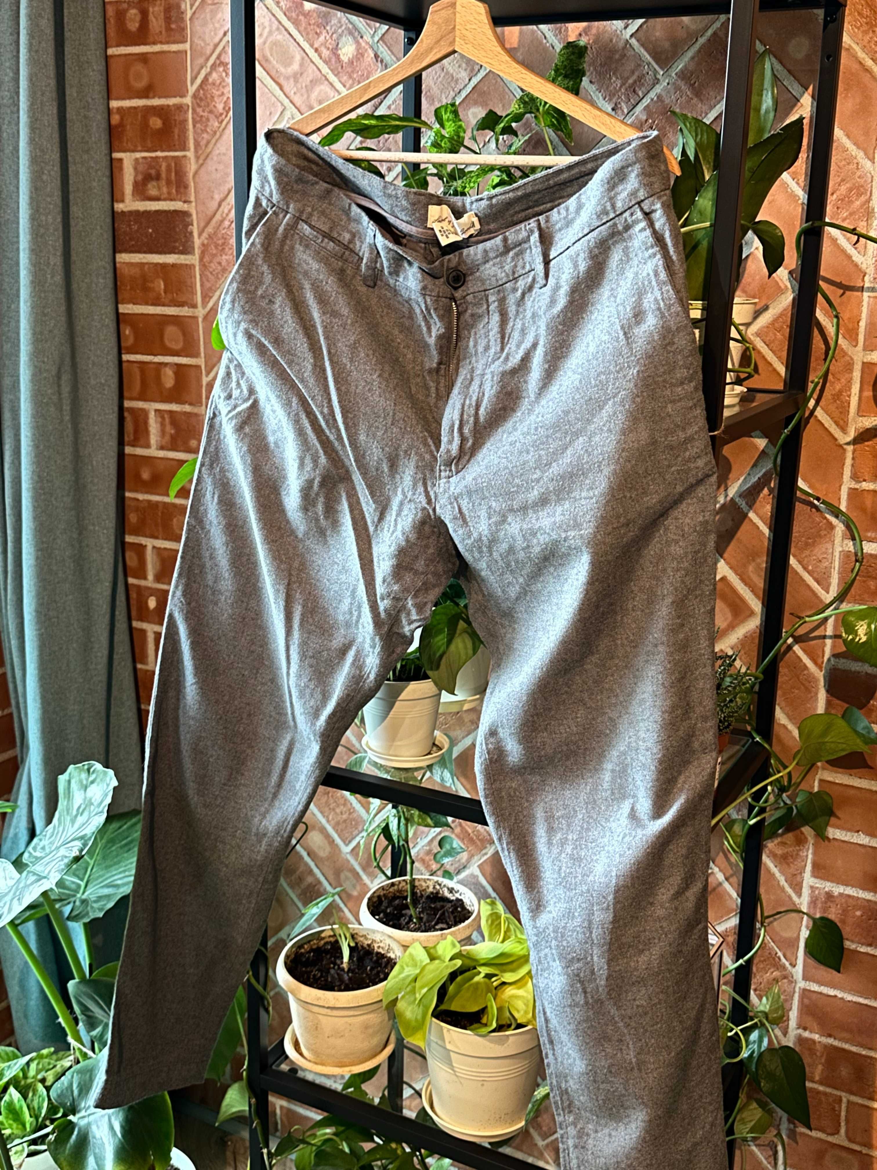 Pantaloni chino de vara