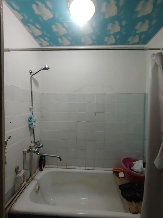 Сергели Дустлик 1. 1/5/5 Квартира чистая, балкон 2x6 не Торц, разделен