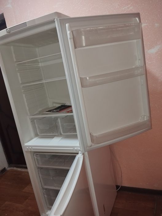 Холодильник холодильник Indesit
